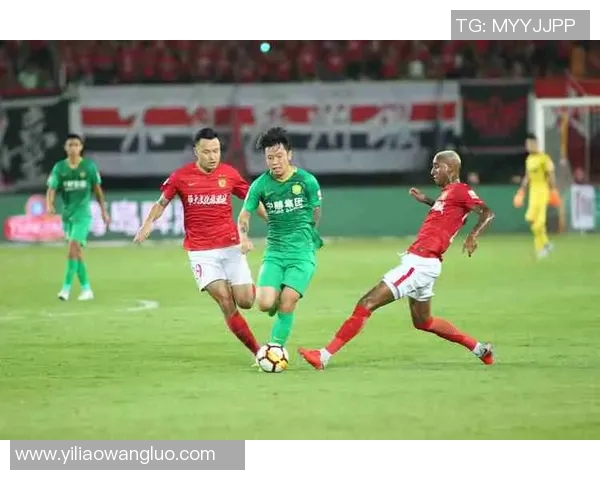 国安与恒大巅峰对决精彩上演球迷期待精彩瞬间与激烈较量